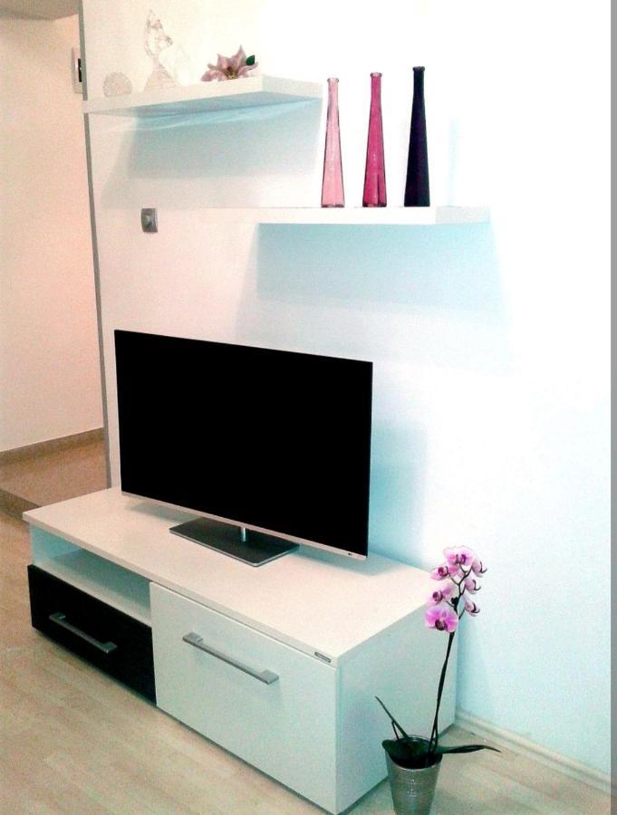 Apartment Ory Near The City Center With Free Parking Pula Zewnętrze zdjęcie